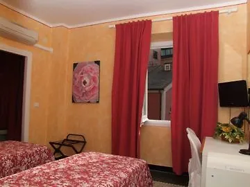 מלון Agnello D'oro 3*