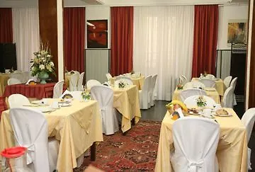 Agnello D'oro מלון 3*